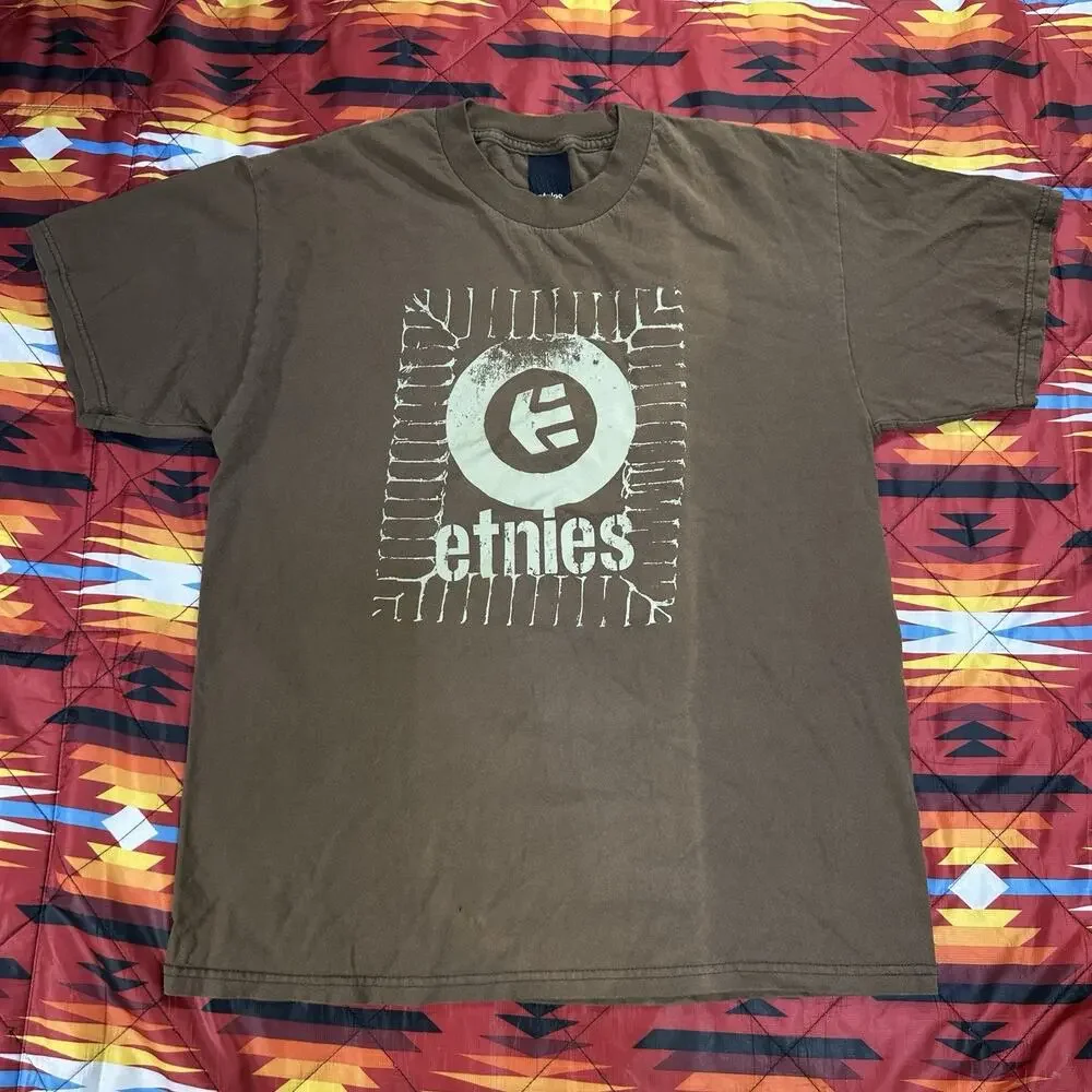 Vintage Etnies Skateboarding Brown T-Shirt Men’s Size Large Made In USA